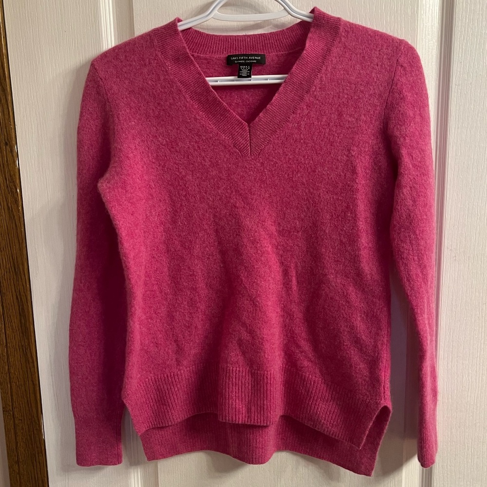 Saks Fifth Avenue Fuchsia V-Neck 100% Cashmere Sweater